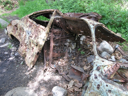 trabuco - rusty car