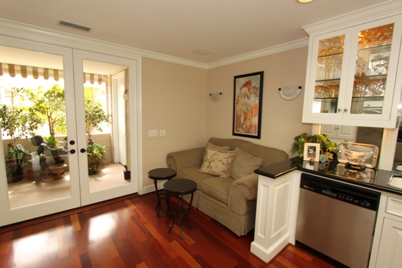 Granville kitchen sitting area