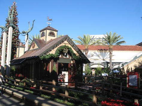 Santa's House at Fashion Island