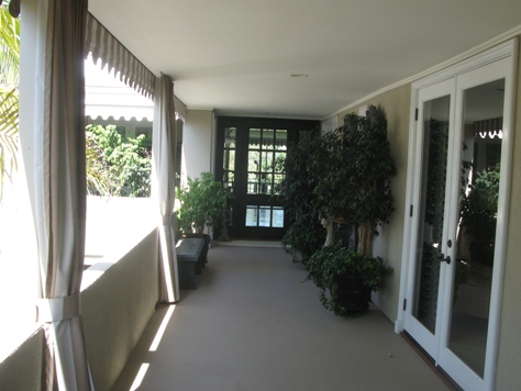Granville Entry in Newport Beach