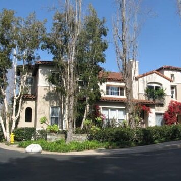 trovare in newport coast